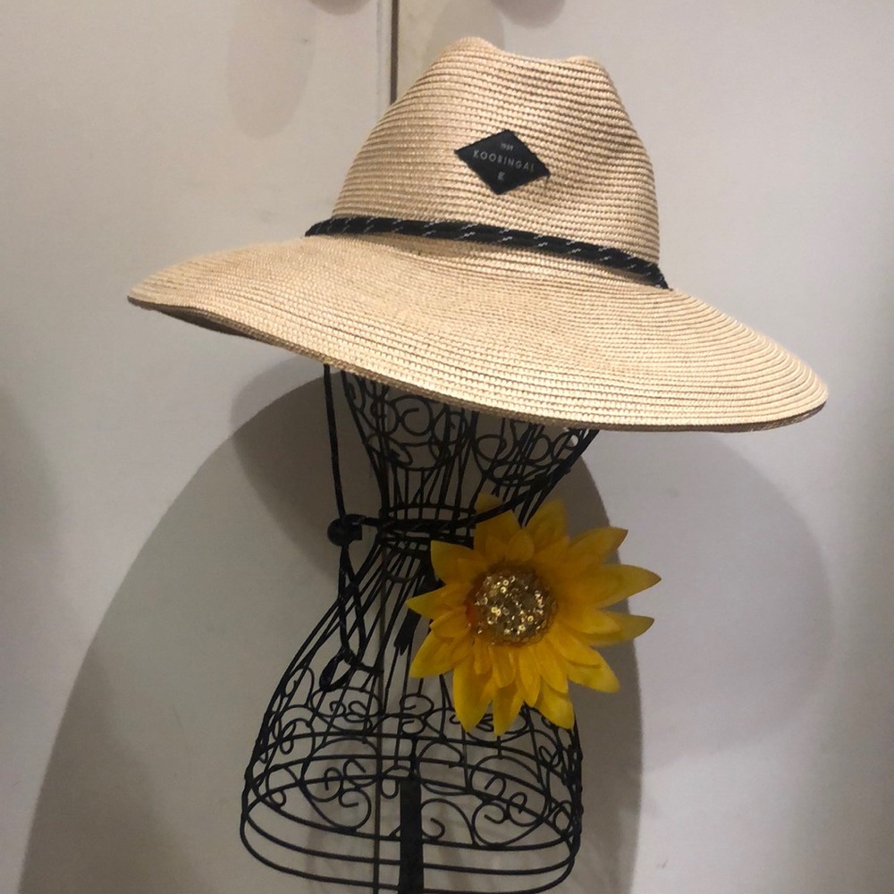 Kooringal straw “lifeguard style”hat. Great protection for upcoming hot summer